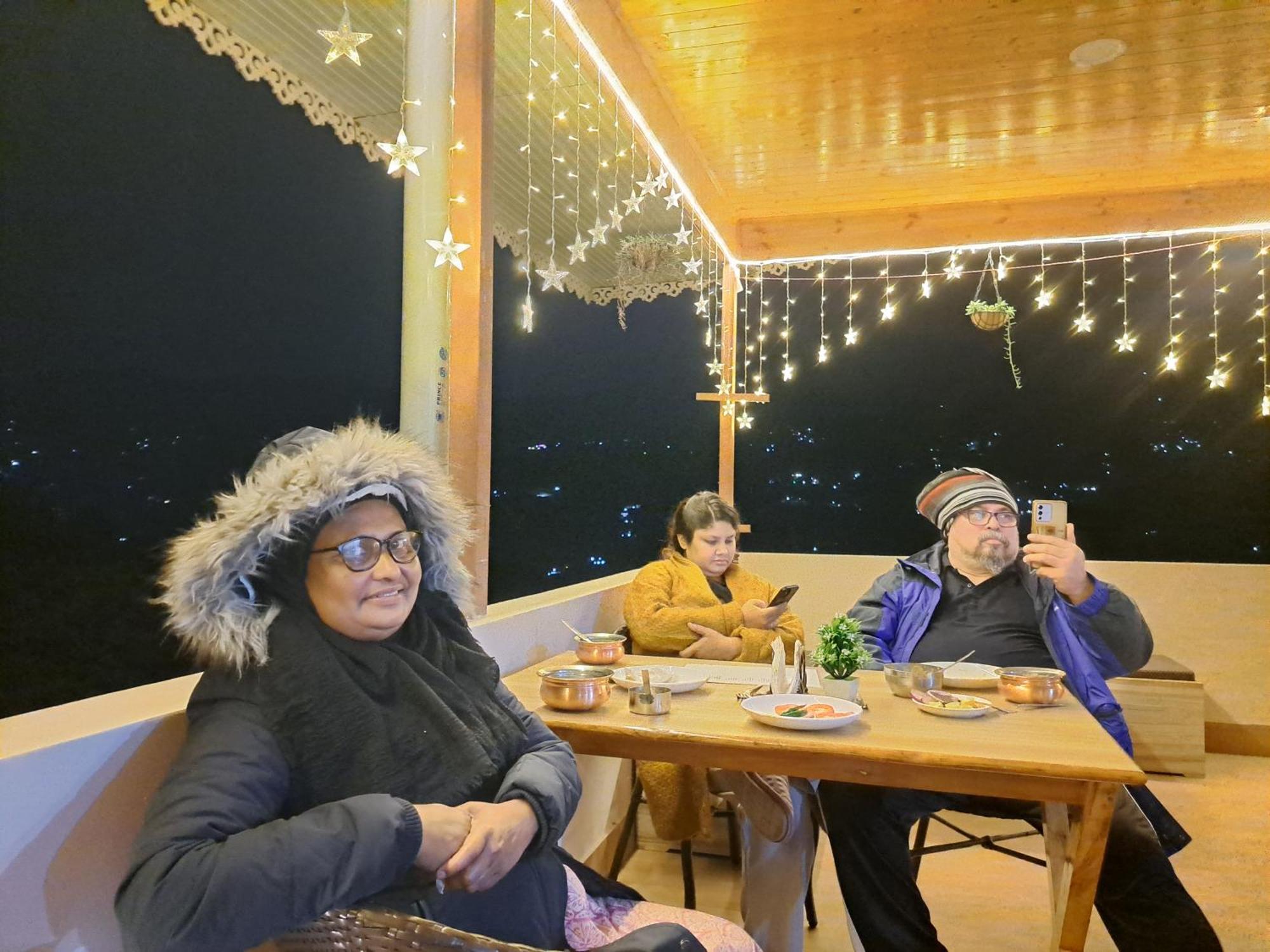 Snow White Retreat Hotel And Restaurant Gangtok Exteriör bild